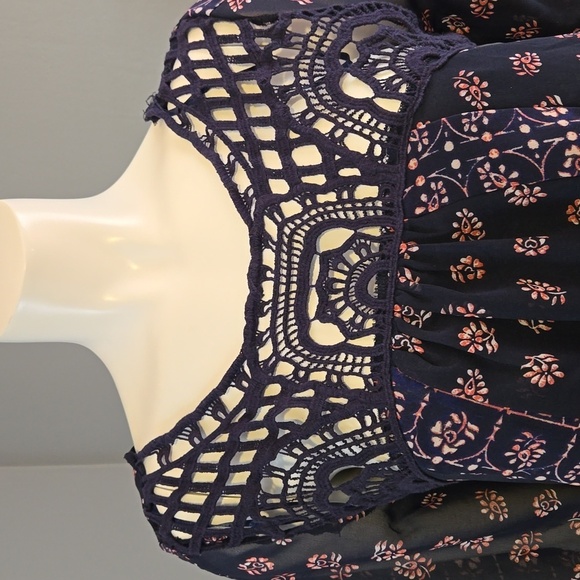 Japna Blue with Pink Print Lined Crocheted Neck Detail Mini Trapeze Dress Sz S - Picture 3 of 11